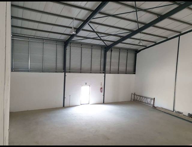 540M² WAREHOUSE FOR SALE IN KILLARNEY GARDENS